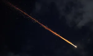 Iran tuyên bố phóng tên lửa siêu vượt âm, '90% trúng mục tiêu' ở Israel